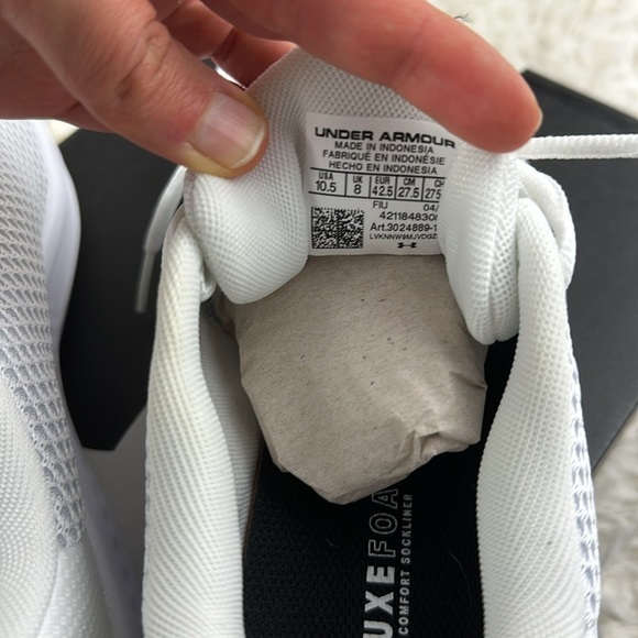 NIB Under Armour Women's Charged Pursuit 3 Running Shoe, White, Black, 10.5 - Picture 9 of 9